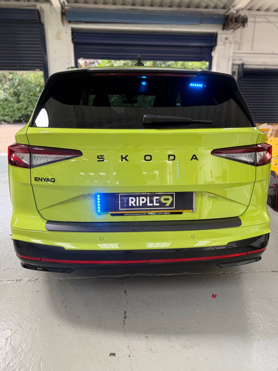 From 0 to 🚑💡disco mode quicker than your boss finds “just one more job” on a Friday… before we head off to the pub on him! Happy BH weekend guys... See ya Tuesday...🤛 #Triple9 #EVFleet