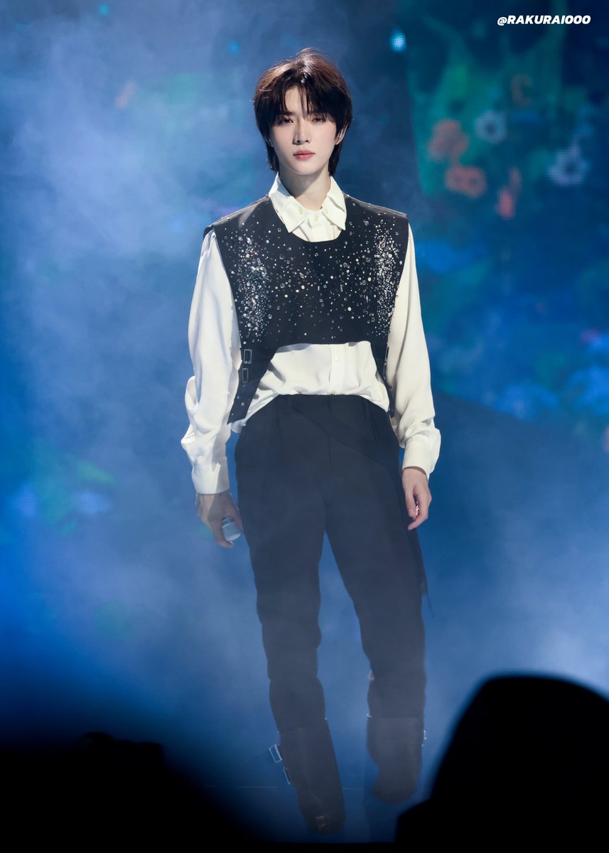 RAKURAI000's tweet image. 250822 D-1
👑

#BEOMGYU #범규 #ボムギュ 
#TXT_BEOMGYU #TXT_범규 
#TOMORROW_X_TOGETHER 
#투바투  #TXT  #투모로우바이투게더