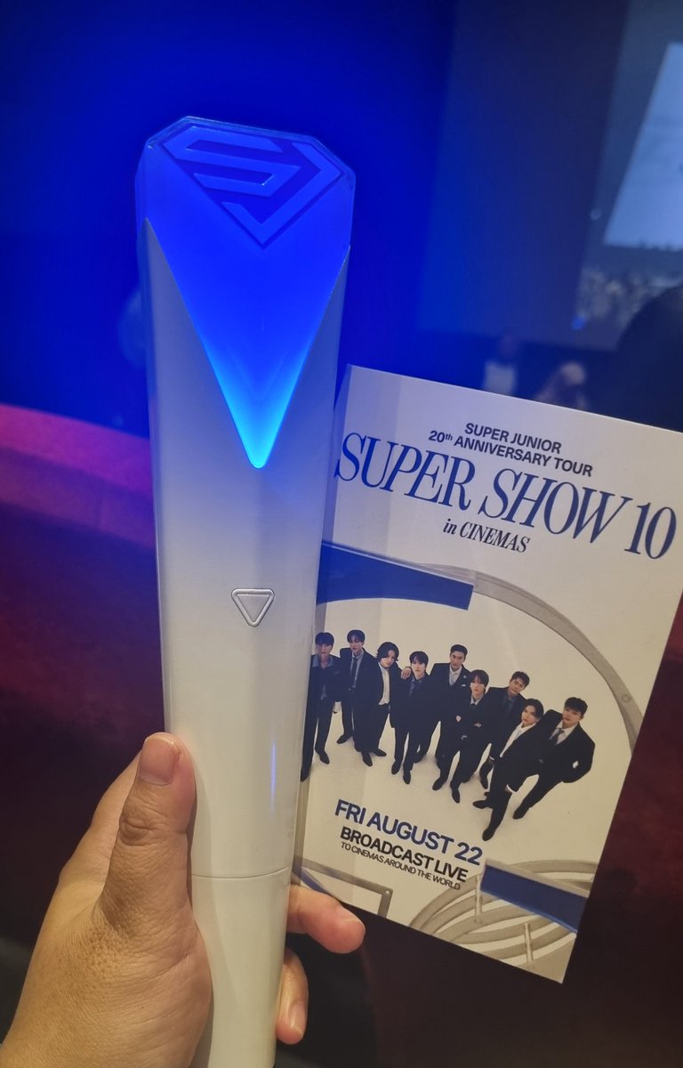 Abis nonton suju di layar tancep. Penasaran mereka pake fondi ato cushion apa. Skinkernya apa. Kog make up nya g cracking. Wkwkwk <a href="/thearuum/">Amidamaru</a>