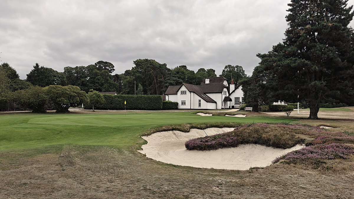 Following its renovation 18 months ago, New Zealand's 18th green is looking more like the 1930s version of itself. Current conditions are definitely firm and fast.