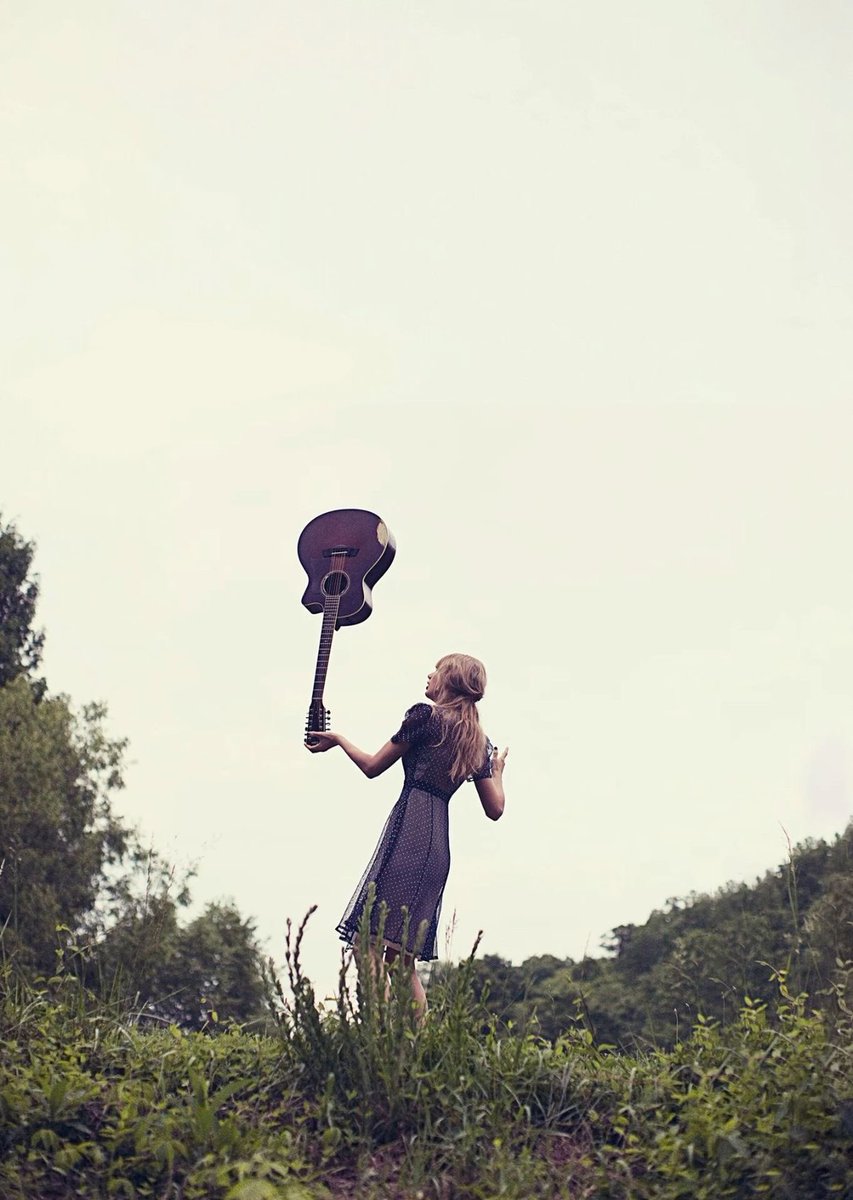yslswift's tweet photo. So there’s this album photoshoot that’s a masterpiece https://t.co/8fuJXXd33N
