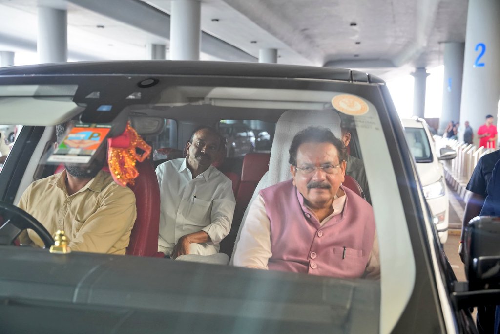 Eatala Rajender (@eatala_rajender) on Twitter photo Warmly Welcomed Prof. S.P. Singh Baghel Ji, Hon'ble Union Minister of State for Fisheries, Animal Husbandry & Dairying and Panchayati Raj on his arrival to Hyderabad, Telangana at RGIA, Hyderabad.
<a href="/spsinghbaghelpr/">SP SINGH BAGHEL</a> Warmly Welcomed Prof. S.P. Singh Baghel Ji, Hon'ble Union Minister of State for Fisheries, Animal Husbandry & Dairying and Panchayati Raj on his arrival to Hyderabad, Telangana at RGIA, Hyderabad.
<a href="/spsinghbaghelpr/">SP SINGH BAGHEL</a>