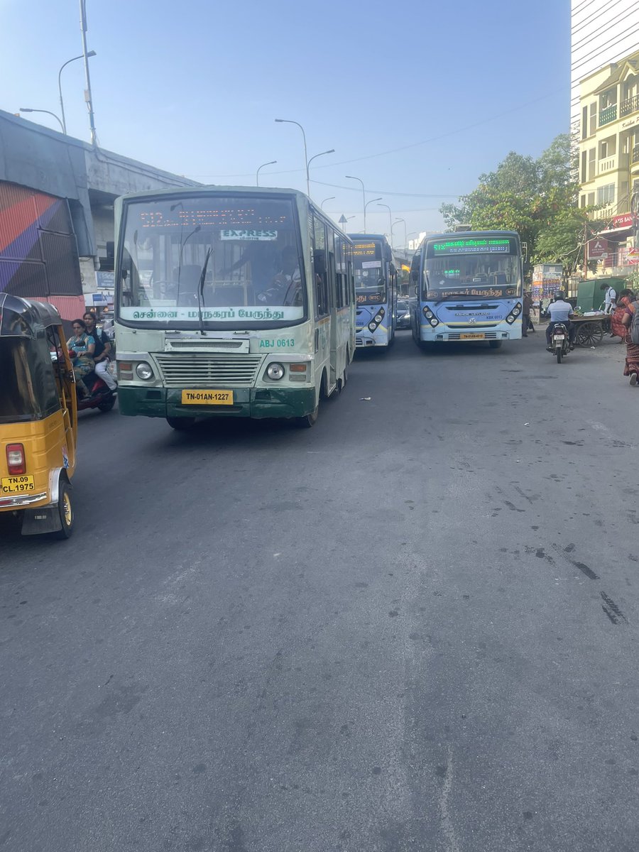 vinothvrt's tweet photo. @thegouyalle Last month near A2B.  Traffic not moving after vijanagar signal only to see 2 government bus parked on middle lane. Bus without driver. Asked drivers who are all standing in the road to take  the bus as it is causing traffic. Driver simply asked me to mind my business and leave. https://t.co/IUMFPycbsp