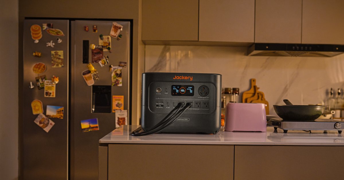 jackeryinc's tweet image. From day to night, trust Jackery HomePower Series to keep everything running smoothly—so quietly and efficiently, you’ll forget it’s even there. 🌞🌙⚡
#jackery #solargenerator #homepower #essentialhomebackup #keepyourfridgefresh