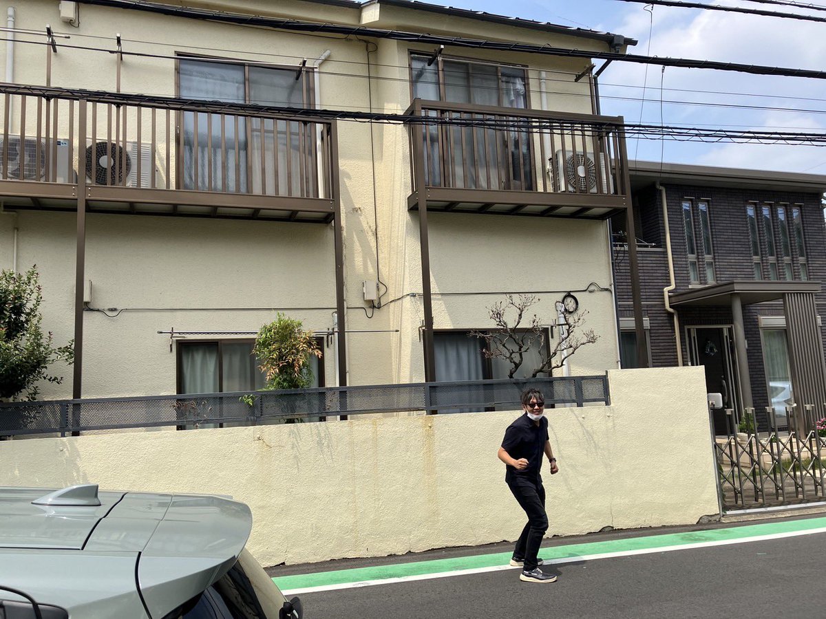 大学生だった私が住んでたアパートの部屋の前に不審人物