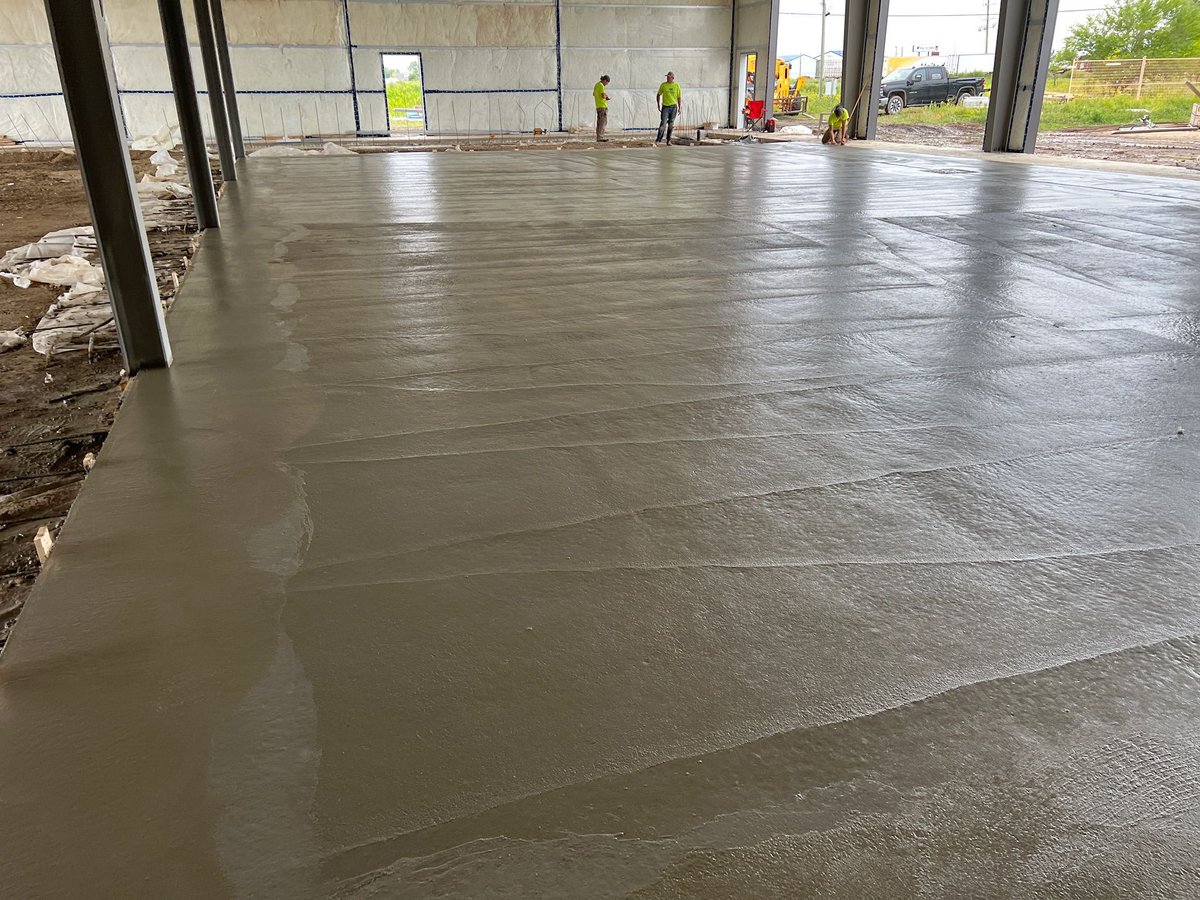 Another shot today from the Mack Trucks - Bulldog Truck Centre.
Still a work in progress, but what progress it is!

Thinking on it now - maybe we should have got a few Bulldog paw prints in here somewhere??? 😃
Dog-gone it. Maybe next time! 😆

🌐cranesteel.com