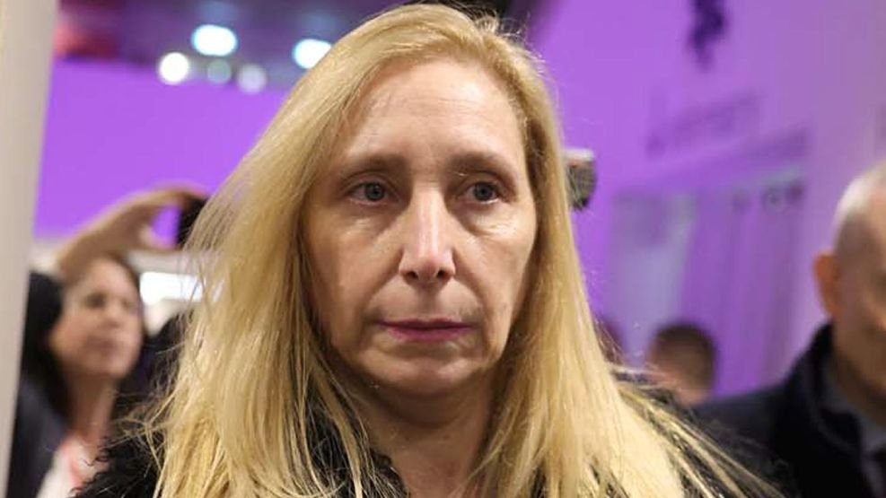 #KarinaCoimera 

Porque en menos de dos años el gobierno de Milei ya tiene un megaescándalo de corrupción, una cajera oficial, un traidor que entregó a todos y hasta un prófugo. Y la olla recién está empezando a destaparse.