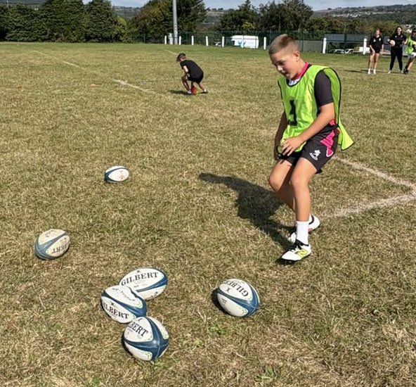 Community | Fit Fed Fun
Thats a wrap to another busy week with our FREE  #wesoda Fit Fed Fun Camp
Today we were at <a href="/Nelsonrfc/">Nelson RFC 🦄</a> 
working with <a href="/WelshRugbyUnion/">Welsh Rugby Union 🏴󠁧󠁢󠁷󠁬󠁳󠁿</a> 
Lots of fun games keeping everyone active and happy 
<a href="/dragonsrfc/">Dragons RFC 🐉</a> <a href="/WRU_Community/">WRU Community - Wrth galon y genedl</a> <a href="/LiamScott85/">Liam Scott</a> <a href="/Christo11590925/">Christopher Cornford 🏴󠁧󠁢󠁷󠁬󠁳󠁿</a> <a href="/AshSweet6/">Ashley Sweet</a>