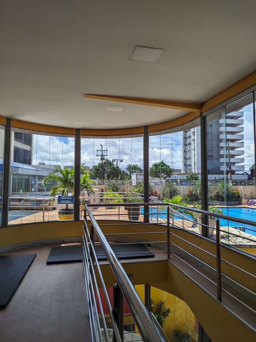 sdds de fazer academia e ter essa vista 💔