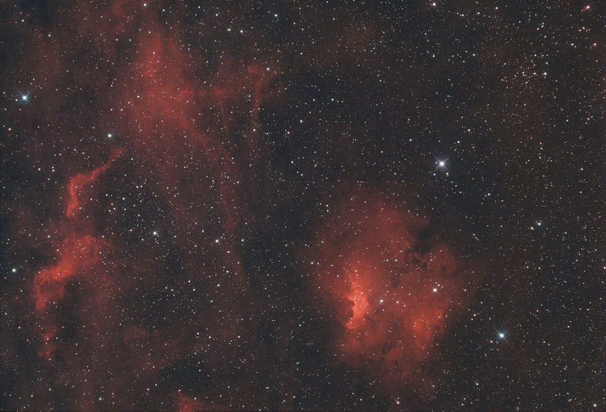 Une image d'un champ que l'on ne voit pas souvent dans Céphée.Ngc7261 un amas ouvert (en haut à droite)à environ 5500 années lumière de nous et Sh2 135 une nébuleuse à environ 10000 années lumière ,on y  voit aussi à gauche quelques Lbn (489,491,486).75x180".💫 #Astrophotography