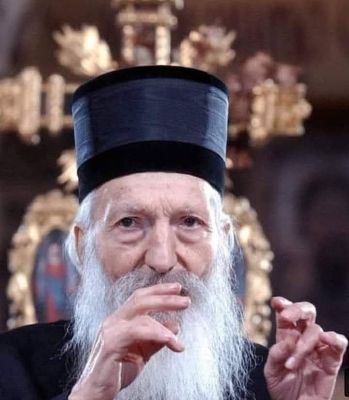 "Ако нам било кад понестане снаге и храбрости, нека нас макар стид сачува да не учинимо нешто због чега се губи душа и своја и своје породице."

Патријарх Павле