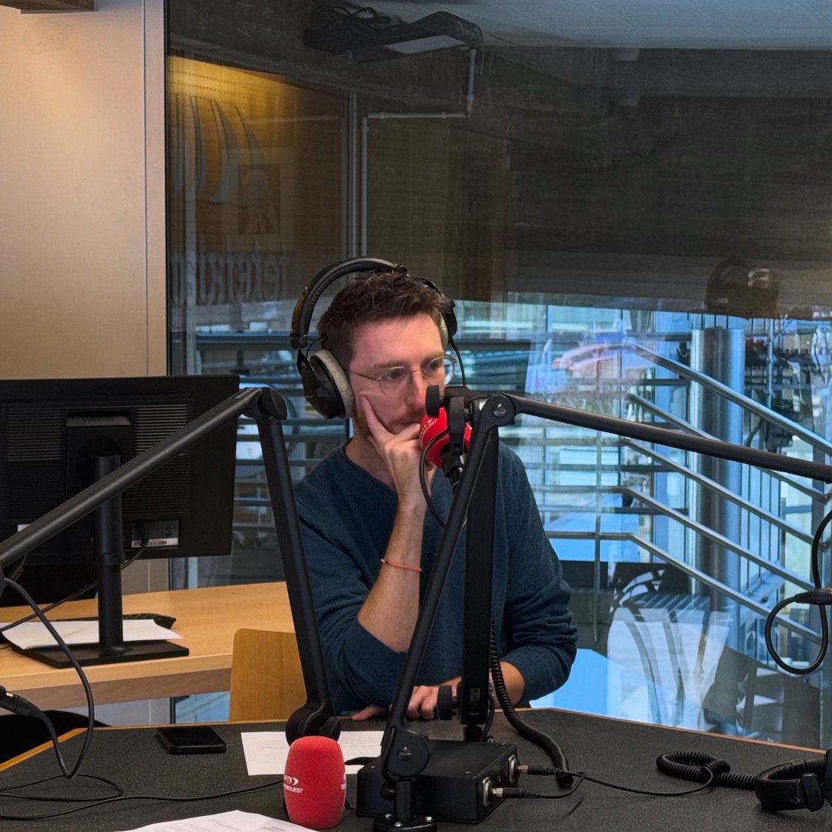 LECONTEKevin's tweet image. ✨ C’EST PARTI !

La rentrée #radio, c’est lundi 25 août ! Après des semaines à garder le secret 🤫 il est temps de tout vous dire !

➡️ 12h-13h : je vous retrouve pour le « Lunch Quiz » avec Aline Cardon
➡️ 13h-14h : place à « Tendance Story » sur Tendance Ouest

J’ai hâte ! 🔥