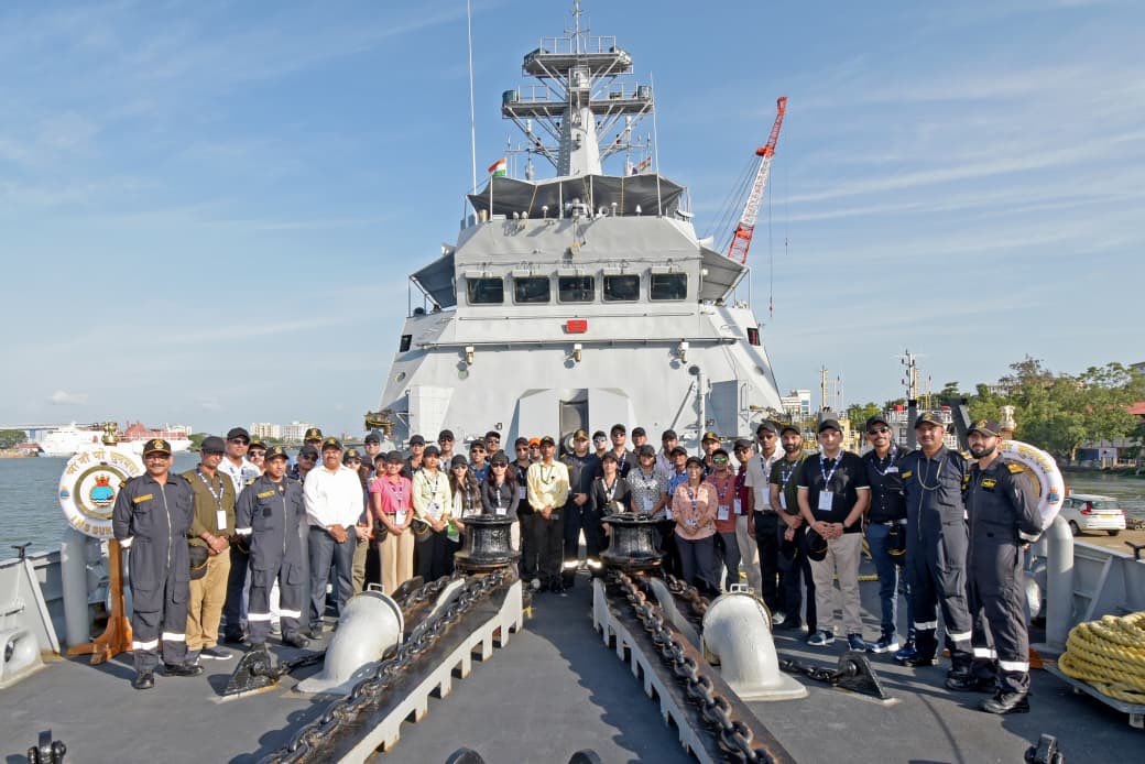 SpokespersonMoD's tweet photo. In an enriching Day at Sea off #Kochi coast onboard an Indian Naval Ship, the participants of Defence Correspondents Course witnessed a spectrum of naval ops & maritime challenges. It provided them with a deeper insight into the functioning of @indiannavy as a #CombatReady, #Credible, #Cohesive & #FutureReady force safeguarding India’s maritime interests.