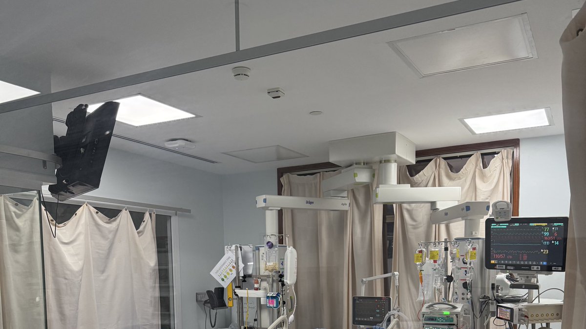 التعب لا يؤلم المريض فقط ، بل يؤلم من أحبوه أيضاً..🤍
اللهم خفف عن والدي  .. التعب و أعظم أجره واشرح صدره و أكتبه من الشاكرين الحامدين .. 
اسأل الله العظيم رب العرش الكريم ان يمنهّ عليه بالشفاء العاجل .
#ساعه_استجابه