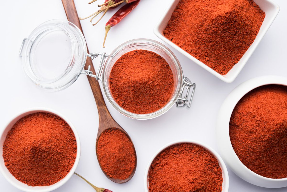 all_seasonings's tweet image. Paprika isn’t just a pretty color 🌶️
Its vibrant reds + smoky depth bring dishes to life — from BBQ rubs to global recipes.
We source &amp;amp; blend for perfect color, flavor, aroma every time.

What’s your go-to paprika dish?

#Paprika #SpiceTalk #FlavorFirst