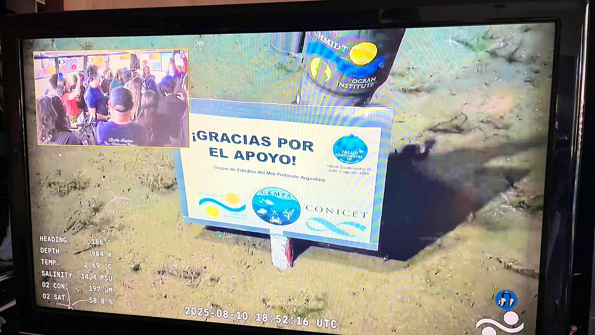 Arriba la ciencia, arriba el laburo colectivo y arriba la educación pública !!! 

La verdad es que emociona ver gente tan compenetrada con laburo de investigación. Fueron excelentes anfitriones y divulgadores 

#Gempa