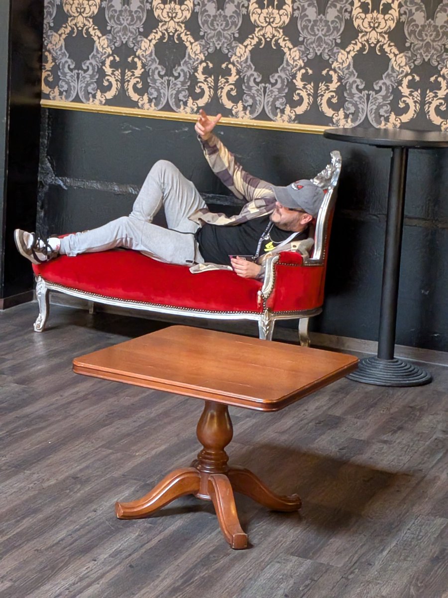 <a href="/CROSSOVER_GG/">CROSSOVER 2025</a> was SICK, it's been an event I really wanted to attend and work and I thank <a href="/fgcblue/">ARC WORLD TOUR BLUE</a> once again for inviting me out. glad it finally got the recognition from <a href="/ArcSystemWorksU/">Arc System Works America ➡️ EVO 2025</a>. Shout outs <a href="/_Nyhiu/">Иyhiu</a> <a href="/Based_Jonesy/">Jonesy @ CROSSOVER 🇩🇪🐟</a> <a href="/IamC4IQ/">Tag Mechanic Enthusiast @ Crossover</a> for an amazing event. Jonesy cheats on Jenga btw