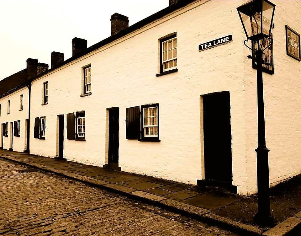 Gavin Bamford (@jggb1) on Twitter photo .<a href="/ufm_cultra/">Ulster Folk Museum</a> Tea Lane exhibit at Ballycultra, Ulster Folk Museum. My 1970s (?) photo and a more recent one from Doug Masterson. .<a href="/ufm_cultra/">Ulster Folk Museum</a> Tea Lane exhibit at Ballycultra, Ulster Folk Museum. My 1970s (?) photo and a more recent one from Doug Masterson.