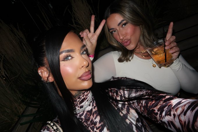 Watch sugarboobs🍩's leaked NSFW photo on TwXstars