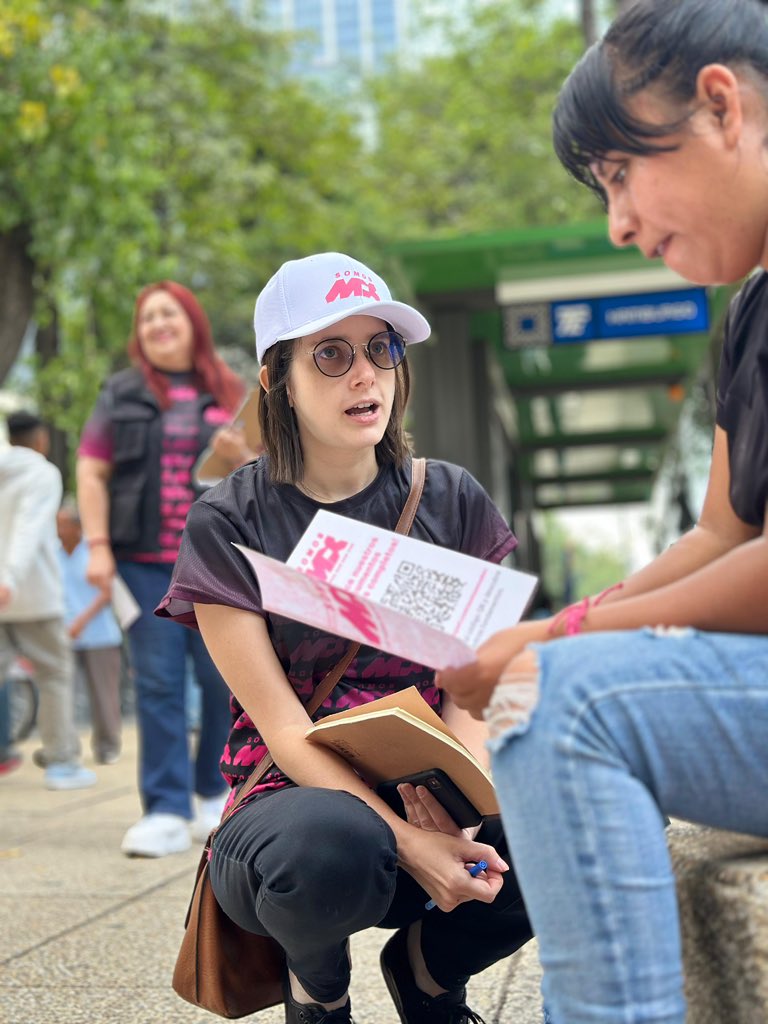 ¡La energía del #AfiliatónSomosMx sigue vibrando fuerte en CDMX! 🇲🇽
Gracias por cada paso, cada firma y cada sonrisa compartida este domingo en Reforma 222.
Aquí no hay marcha atrás: somos miles construyendo el futuro que merecemos.
#SomosMx #LaFuerzaQueNosUne