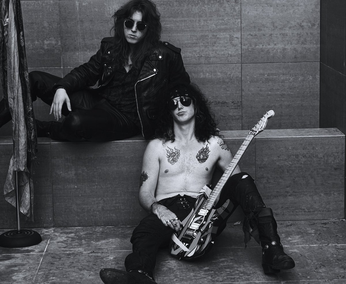 vainwild's tweet photo. Rock n’ Roll https://t.co/ZFrbMaIgk8