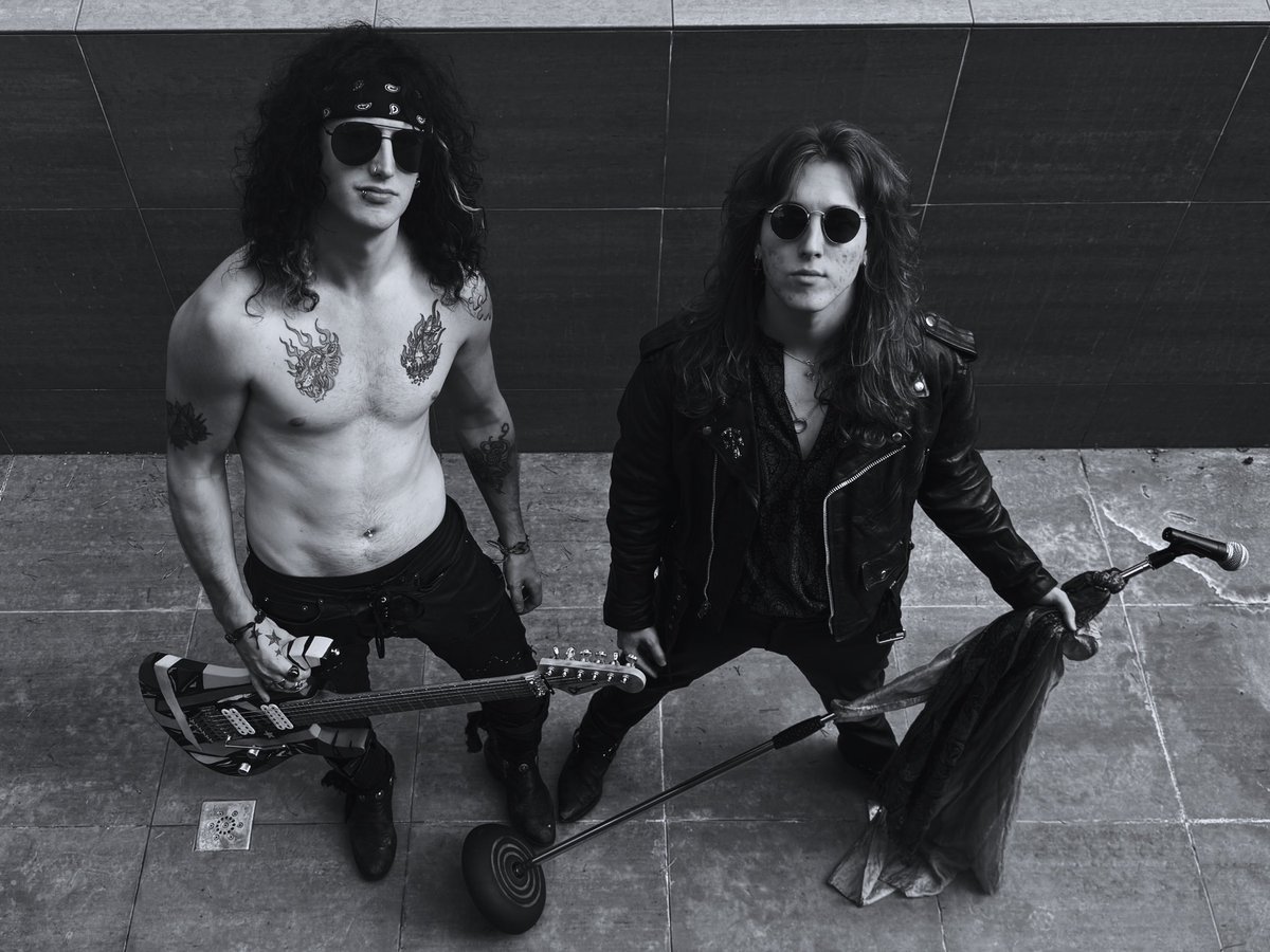vainwild's tweet photo. Rock n’ Roll https://t.co/ZFrbMaIgk8