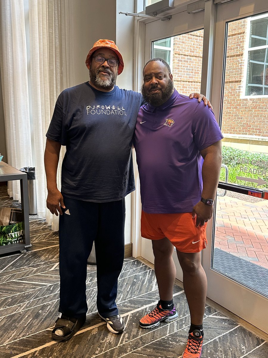 Cabral Huff (@coachcabralhuff) on Twitter photo Amazing weekend of networking, connecting, empowering, learning and growing at the 4th Annual Elite Minds Basketball Clinic <a href="/EliteBBallMinds/">The Elite Basketball Minds</a> in Charlotte. Got to see lifelong friends and coaches while impacting the next generation of coaches. Amazing weekend of networking, connecting, empowering, learning and growing at the 4th Annual Elite Minds Basketball Clinic <a href="/EliteBBallMinds/">The Elite Basketball Minds</a> in Charlotte. Got to see lifelong friends and coaches while impacting the next generation of coaches.