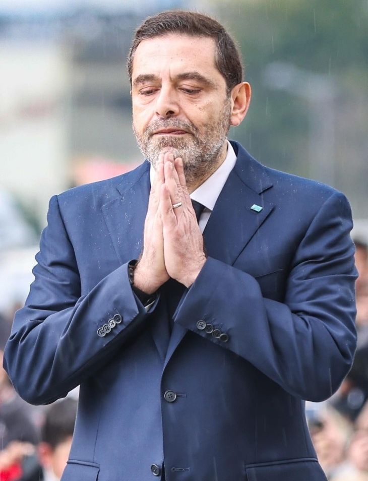 تمثلني وبكل فخر #سعد_الحريري 
زعييم الطائفة السنية الوحيد 🩵
#لطشة لا بهاء وغييرو 🤏