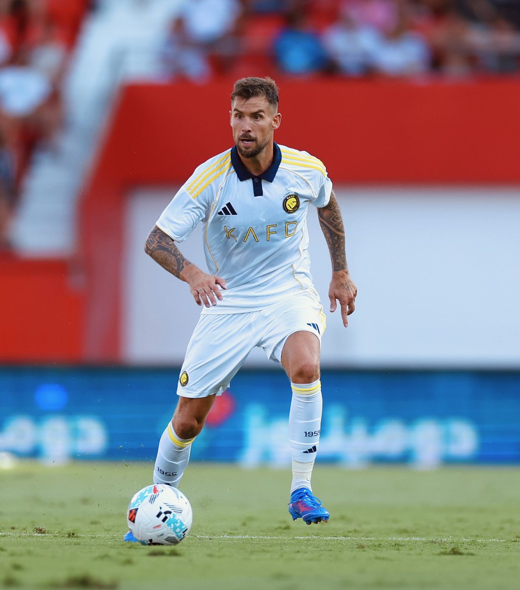 AlNassrFC's tweet image. الظهور الأول للإسباني إينيجو مارتينيز مع ناديه #النصر 💛