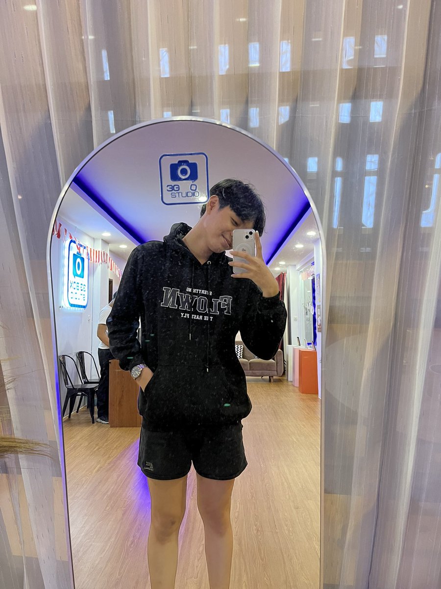 ikyoowo's tweet photo. Zoom in atau zoom out? https://t.co/U6AYBeVfOr