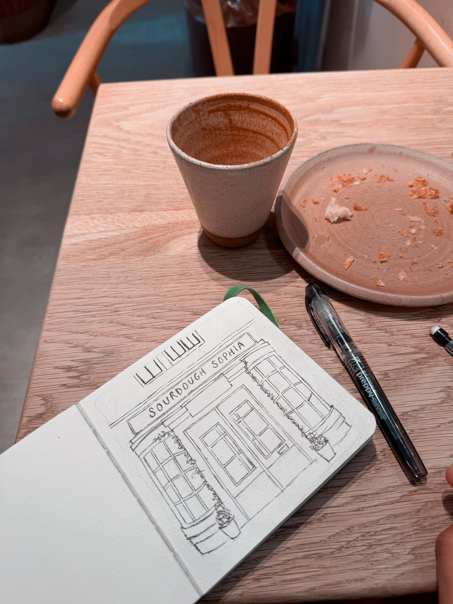 coder_jedi's tweet image. Exploring London one sketch at a time 👩‍🎨
