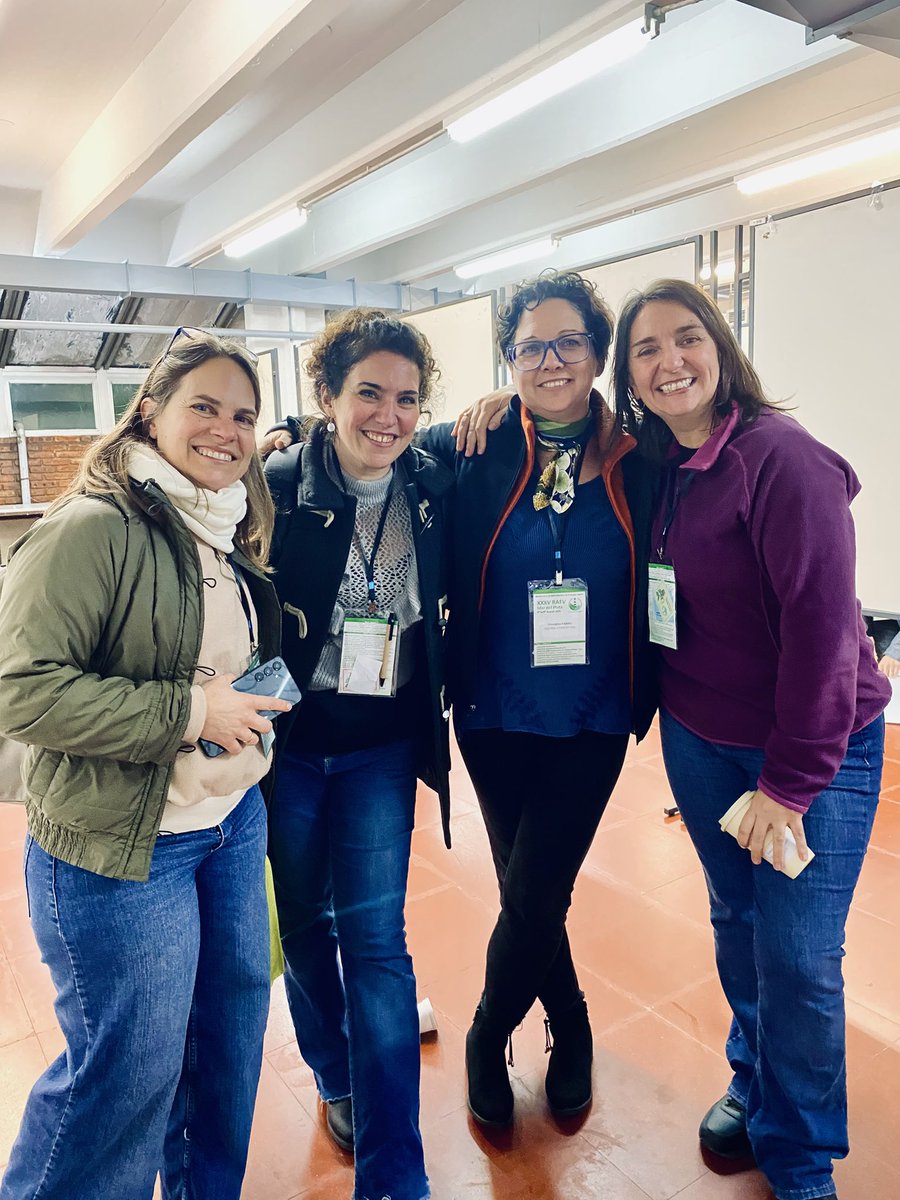 EugeSegretin's tweet photo. An intense week comes to an end, overflowing with great science, camaraderie, collaboration, and resilience. Thank you #RAFV2025 for creating the space for this gathering. #INGEBI presente en MDQ🫶🏼!!! 🌱🌟 https://t.co/zneA1Mlm2s