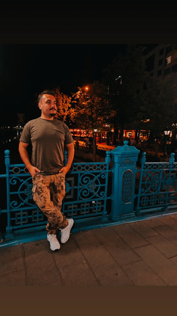 Emre_Bass90's tweet photo. Mutlak seveceksin beni, bundan kaçamazsın.. https://t.co/vgaAc2UC3O