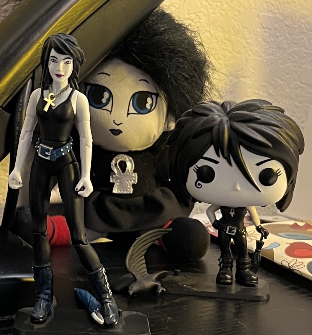 tae27's tweet photo. And for Death’s day, my lil collection of Death. (Desperately want a series version funkopop, srsly) #Death #TheSandman #EndlessWeek https://t.co/RRaSyYW9Ov
