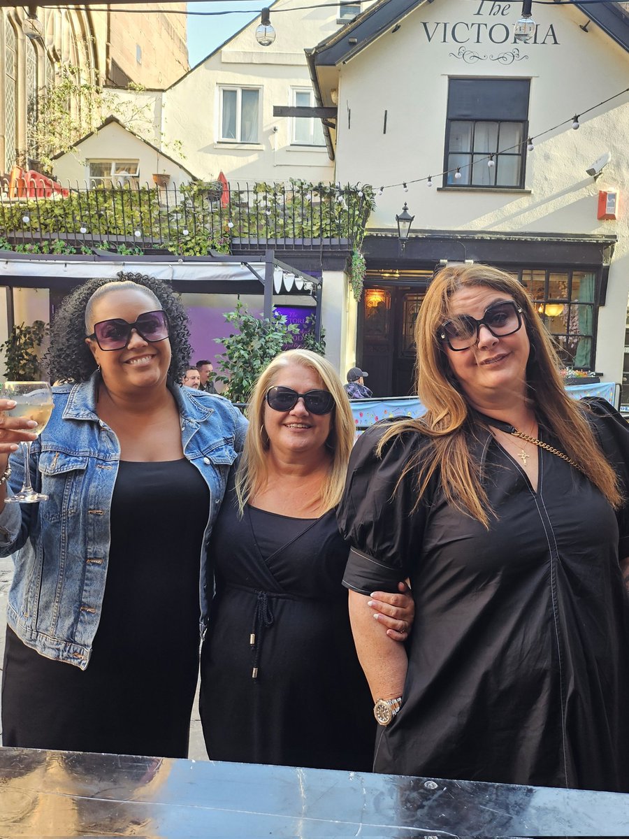 zoemufc's tweet image. Great day out in Chester with my 2 beauties 🥰