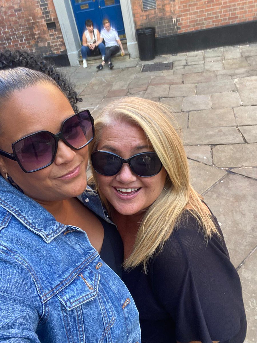 zoemufc's tweet image. Great day out in Chester with my 2 beauties 🥰