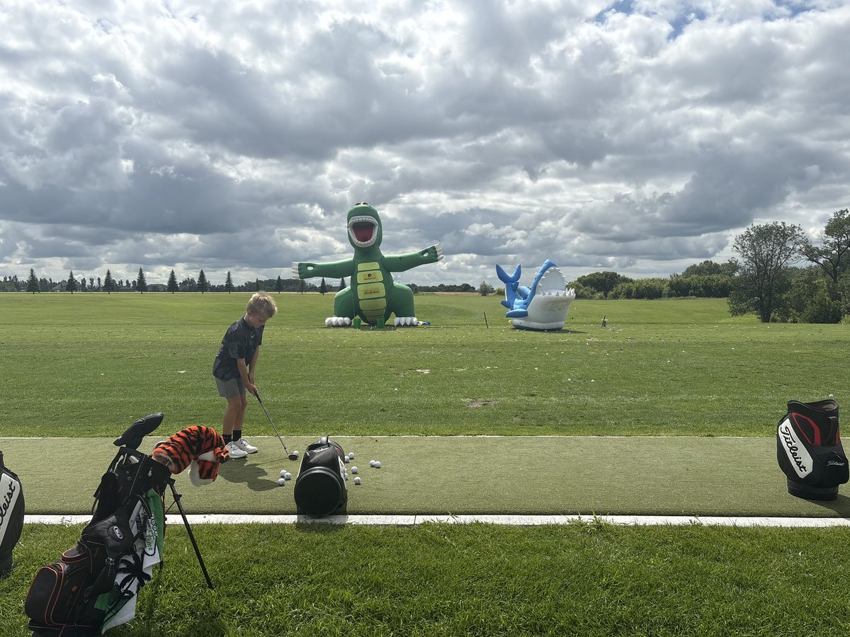 GFCountryClub's tweet image. It’s Family Day on the range and golf course! #gameforallages