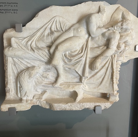 majabt's tweet photo. I'm wondering what people did during symposiums in Ancient Greece? And why does "symposium" today mean a scientific meeting? So interesting... Seen this lovely scene at Archaeological museum of #Nicopolis. #symposium #greece https://t.co/sECm17QKtZ