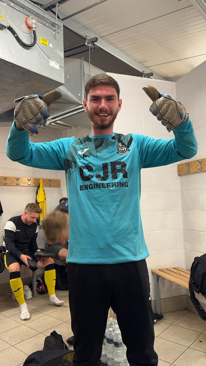 Gillen Arms FC tweet media