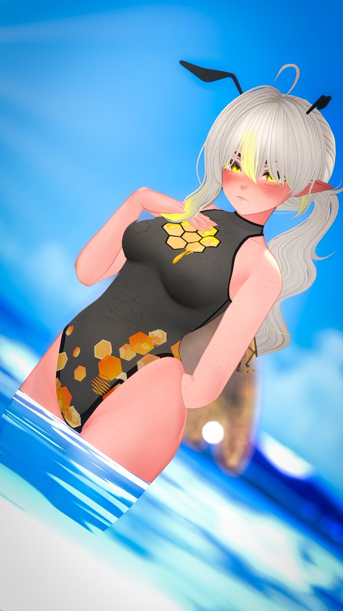 Super rare Bee Pic !   only 0.001%