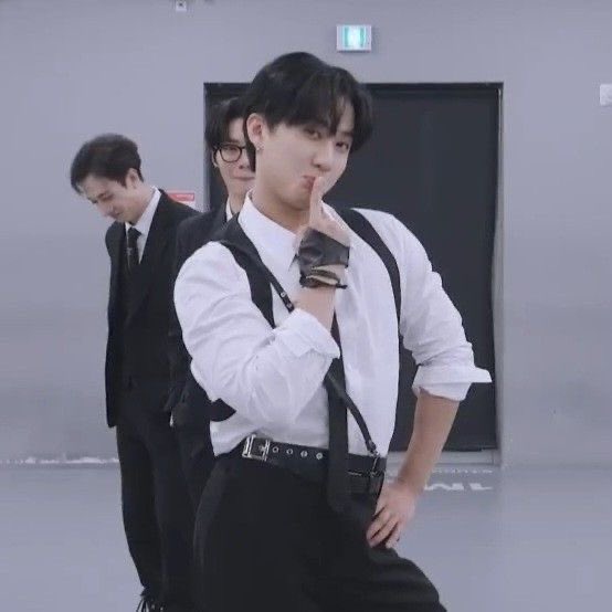 blessandsaveho's tweet photo. CHANGBIN HAPPY BIRTHDAY 🫶🏻 #HappyChangbinDay 
@Stray_Kids https://t.co/RZk8T2Ijfb
