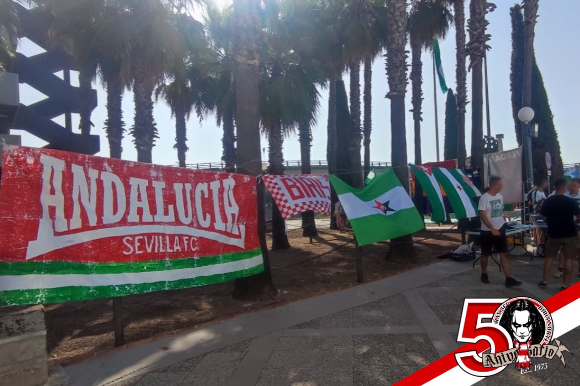 birisoficial's tweet photo. ¡Viva Andalucía libre!

#50AñosTrasTuEscudo 

2/2 https://t.co/lMKtQtDPCH