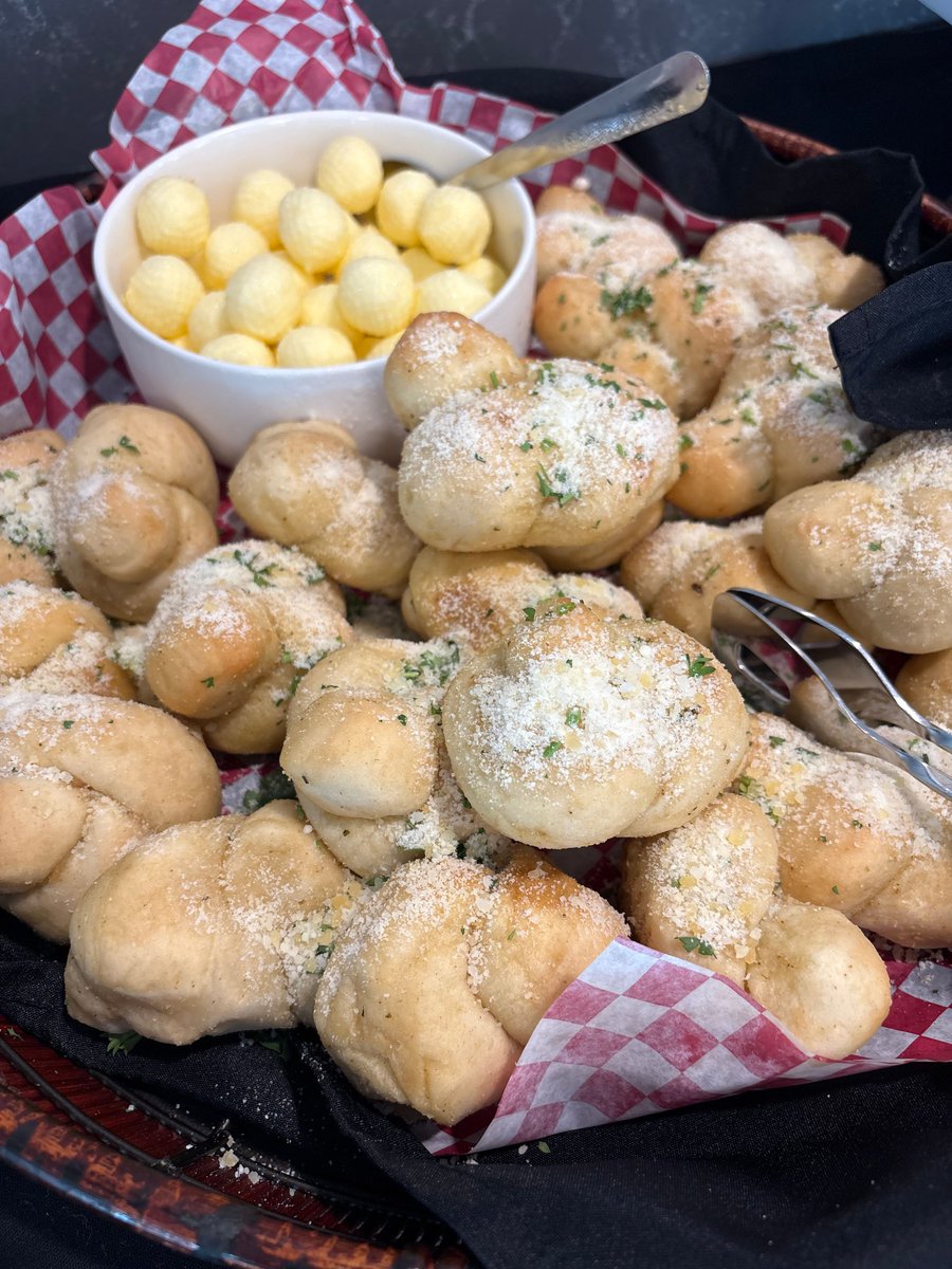 cateringbycyd's tweet image. A delicious lunch spread for a special event at Principal! 🥗🍞✨ Fresh, flavorful, and made with care — nothing makes us happier than feeding good people good food. #CydsCatering #LunchDoneRight #EventCatering
