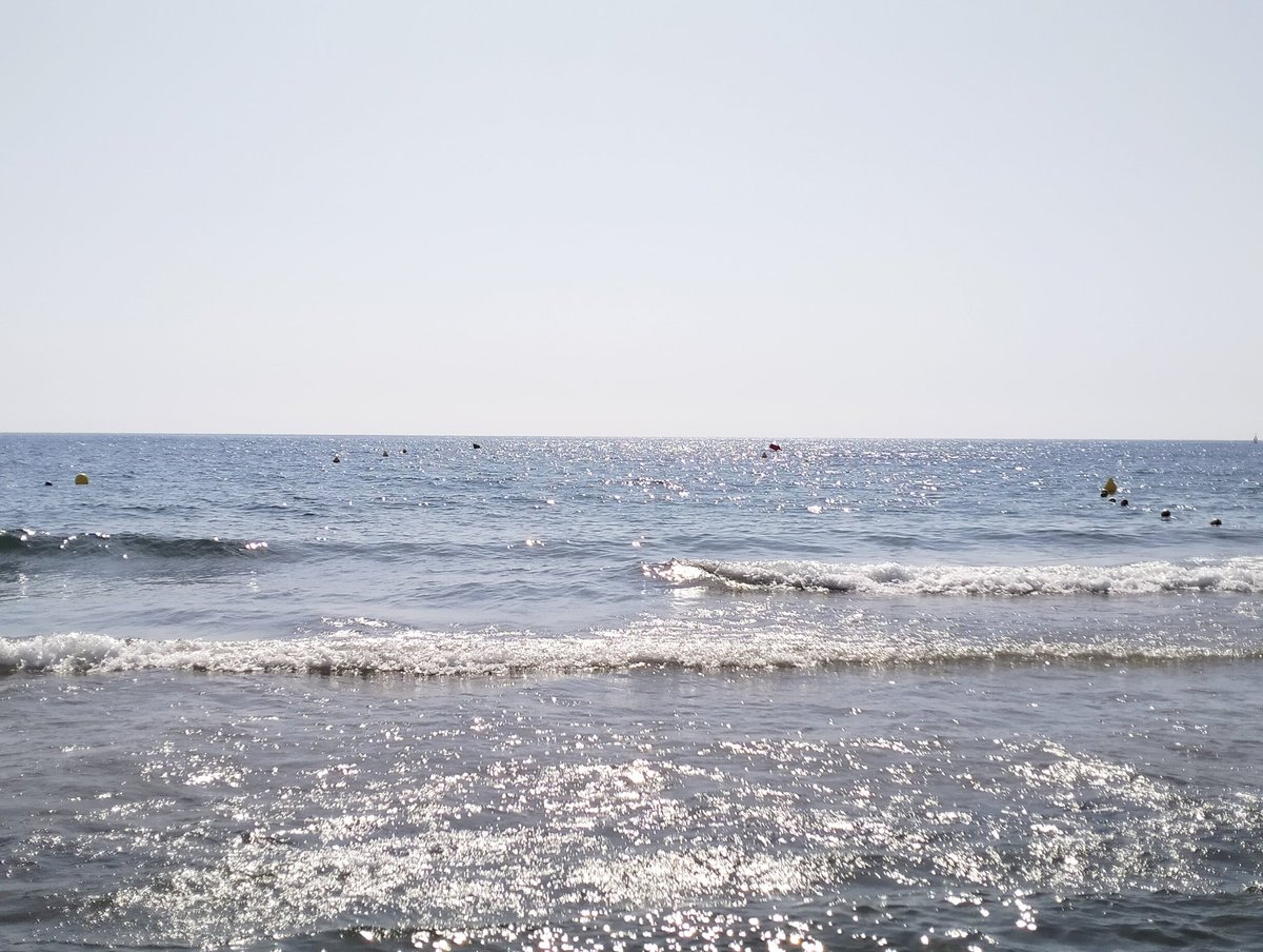 Disfrutando de mis merecidísimas vacaciones que me las he ganado con muchísimo esfuerzo gracias al trabajo que tengo 😎🏖️2️⃣0️⃣2️⃣5️⃣