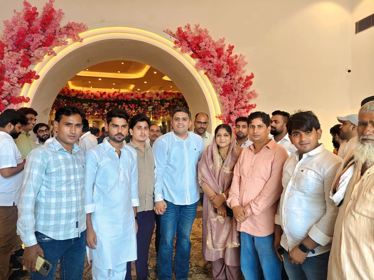 Raziyabano786's tweet photo. आज गुरुग्राम में @HryYouthCongres की नई कार्यकारिणी के शपथ ग्रहण समारोह में प्रदेश अध्यक्ष भाई @nishitkataria के साथ शपथ ग्रहण समारोह में मेवात से यूथ कांग्रेस के नवनिर्वाचित भाइयों के साथ शिरकत की💐
-Rajiya Bano महिला जिलाध्यक्ष नुह मेवात 🙏 https://t.co/rAguNhVgvm