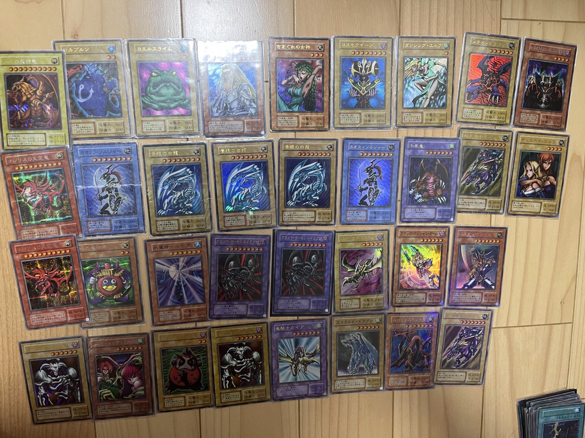 VenisGunso's tweet photo. 昨日ブックオフで遊戯王過去一のストレージに出会ったので自慢さてください🥹❤️
１枚33円のストレージコーナーにスリーブのまま無作為にブチ込まれてました、、、全部で90枚くらい買って約3000円🥺
変な汁垂れ流し状態でした。。
#ブックオフ
#ストレージ
#遊戯王
#初期
#拡散昨日
#バズらせて下さい https://t.co/lNtN3FaE67