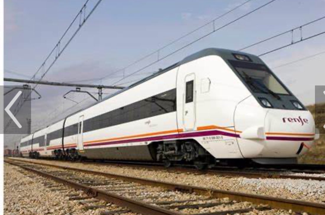 novasico's tweet photo. Madrid-Cádiz otra vez … No quedan #botellitas de #agua en una “cafetera rodante @Renfe parada tres horas a sòlo un kilómetro del pueblo más cercano y con #temperatura de 45 grados con bebés y personas mayores. Esperpento #Spain #GobiernodeEspaña https://t.co/sLSAUIskjq