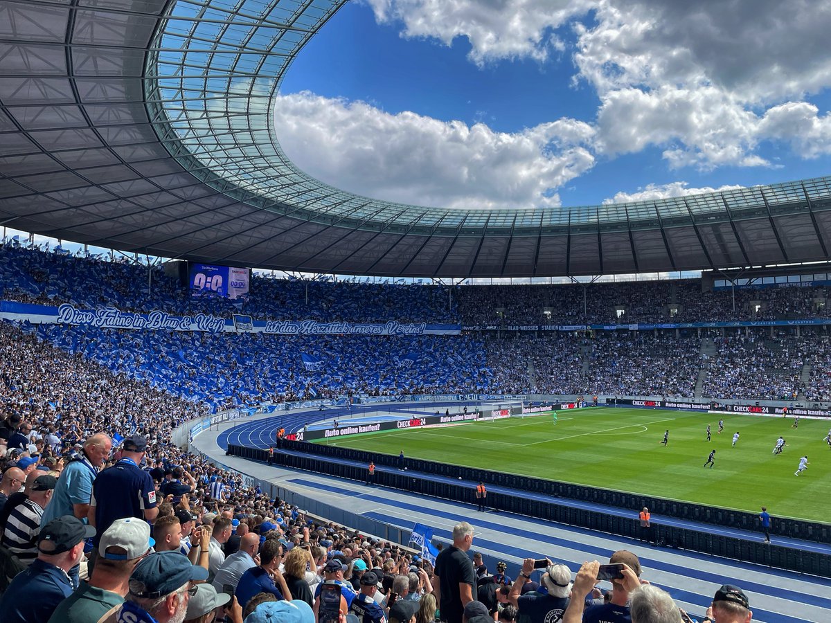 Góly nabitý víkend v 🇩🇪 Berlíně! 🥰

🏟️ Konečně odškrtnutý ikonický Stadion An der Alten Försterei – snad se letos zadaří ještě na bundesligový zápas.

🏟️ Nad očekávání příjemný zážitek (vč. atmosféry) na Olympiastadion s 60 tis. fanoušky na úvodním domácím zápase Herthy v BL2.