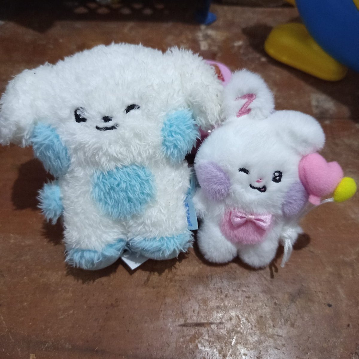vinngyuu's tweet photo. wts gyunini massage keyring &amp; yunini plush keyring 
harga offer (yang wajar, kalo ga aku hajar, becanda) 
dom Tegal, Jateng. 
bisa co event, tapi dp 50% 
tags. wts want to sell zeroni gyunini massage keyring &amp; yunini plush keyring https://t.co/E64A7vjsUI
