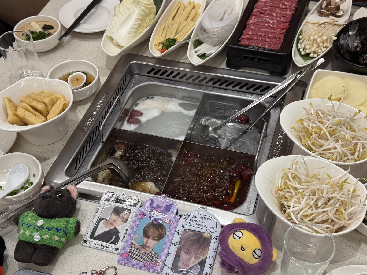 초코 tweet media